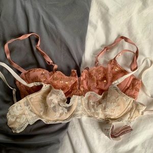 2 Victoria Secret lace lightly lined bras. Size 32&34B